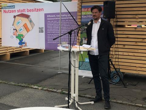 Wolfgang Fiel von der Universität für angewandte Kunst Wien erklärt, mit welchen Fragen Wissenschaftler*innen die Vorhaben am Salvatorkolleg begleiten möchten.