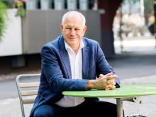 Christian Portmann ist der Präsident von Wohnbaugenossenschaften Zürich, die 2019 ihr 100jähriges Jubiläum feierten. Foto: Nelly Rodriguez