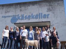 Exkursionsgruppe Weihenstephan am Käsekeller